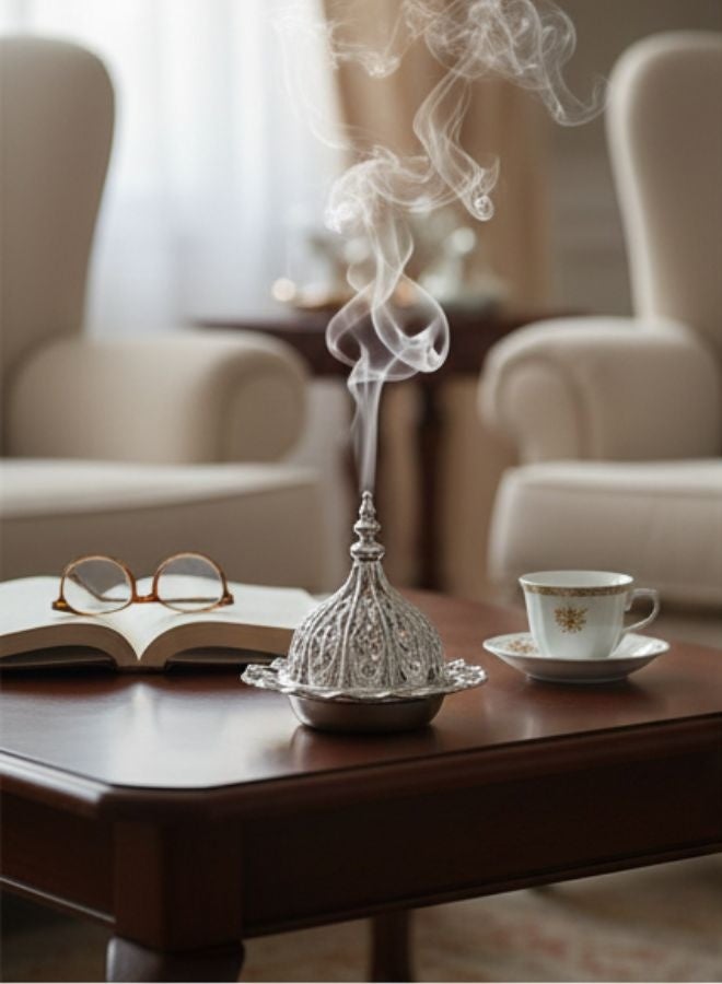 مبخرة بخور بتصميم عربي فاخر – مبخرة معدنية مزخرفة من الحديد عالي الجودة مع غطاء قابل للإزالة – لتعطير الجو ونشر الروائح العطرية بالتساوي – قطعة ديكور فاخرة للمنازل والمناسبات – هدية مثالية للأصدقاء والعائلة-فضية - Image 5